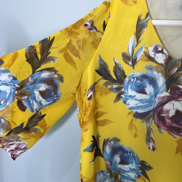 Laura Petites Floral Blouse - Picture 3 of 6